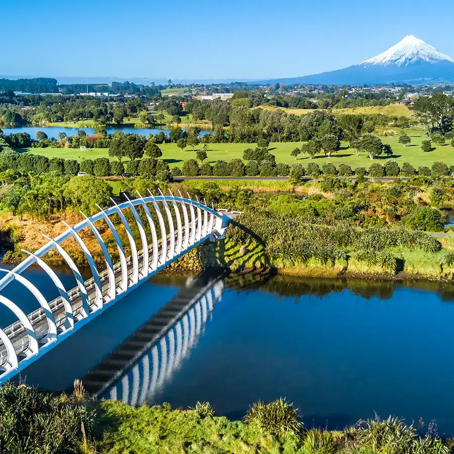 New-Plymouth-is-major-city-in-Taranaki-region-New-Zealand