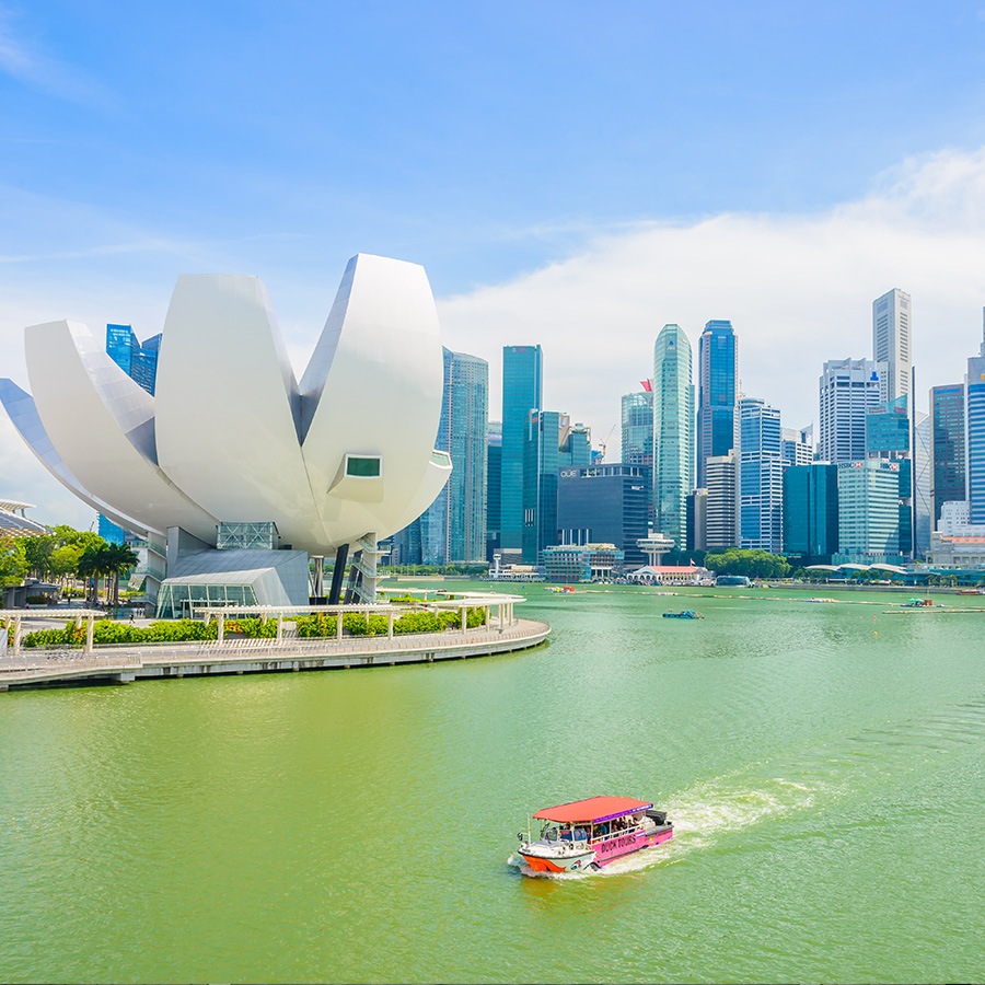 view-marina-bay-marina-bay-is-one-most-famous-tourist-attraction-singapore