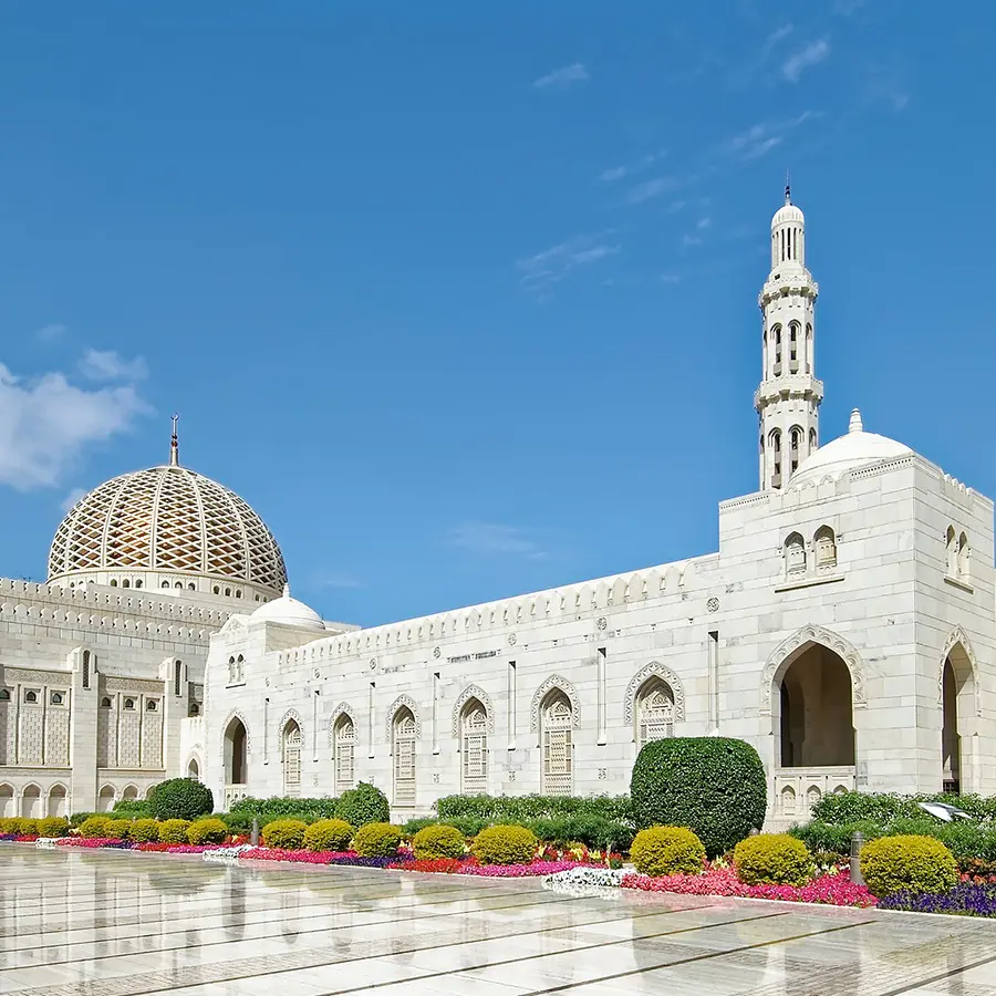 Sultan-qaboos-grand-mosque-Oman