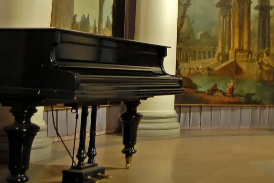 Professional piano moving