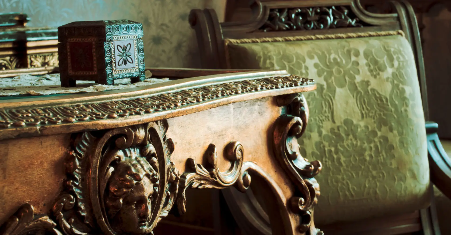 Speak to a Specialist in Art & Antique Storage